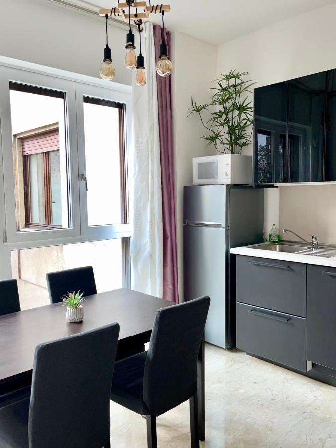 The White House, Modern Apartment In Center Milan Bagian luar foto