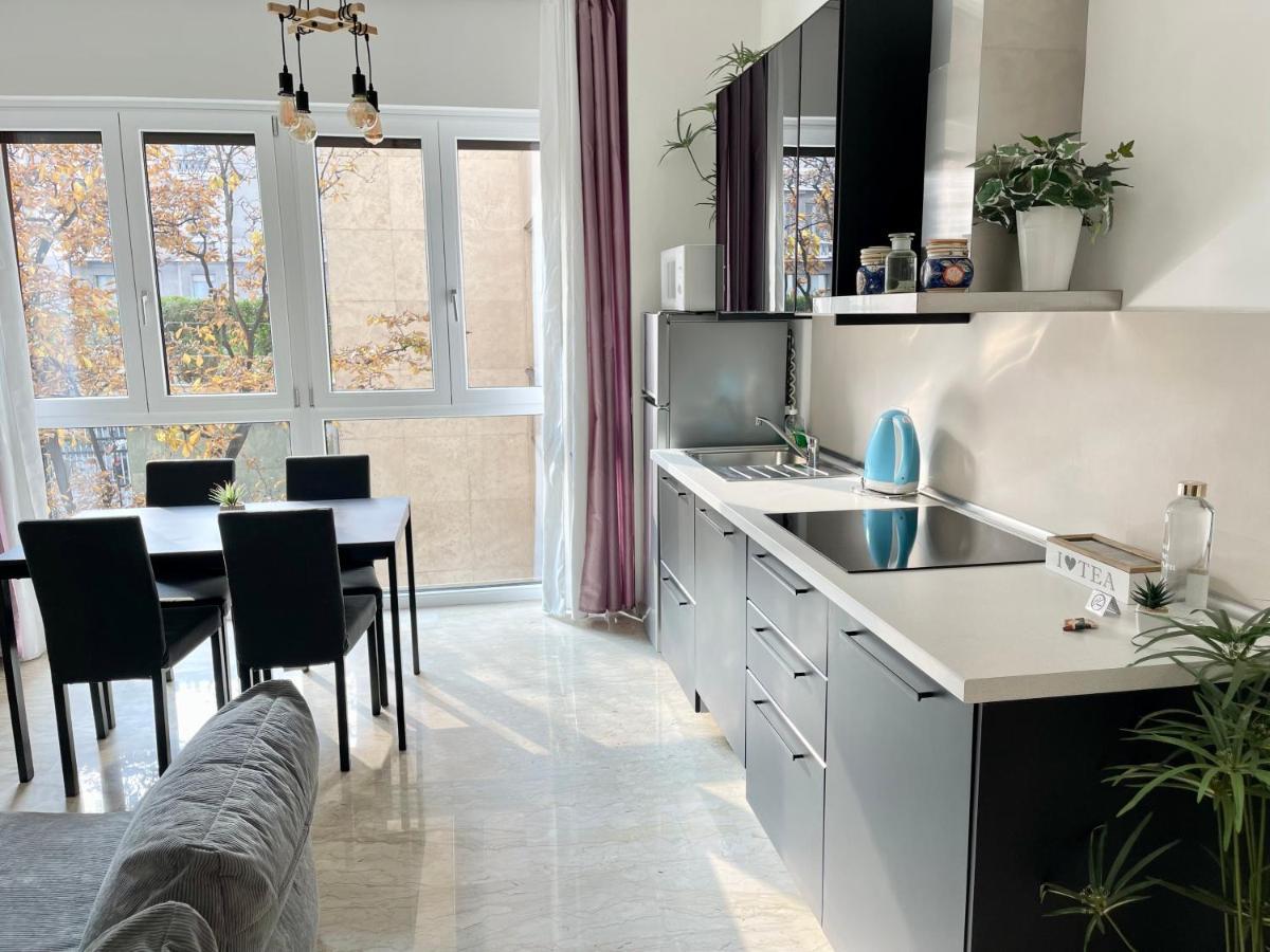 The White House, Modern Apartment In Center Milan Bagian luar foto