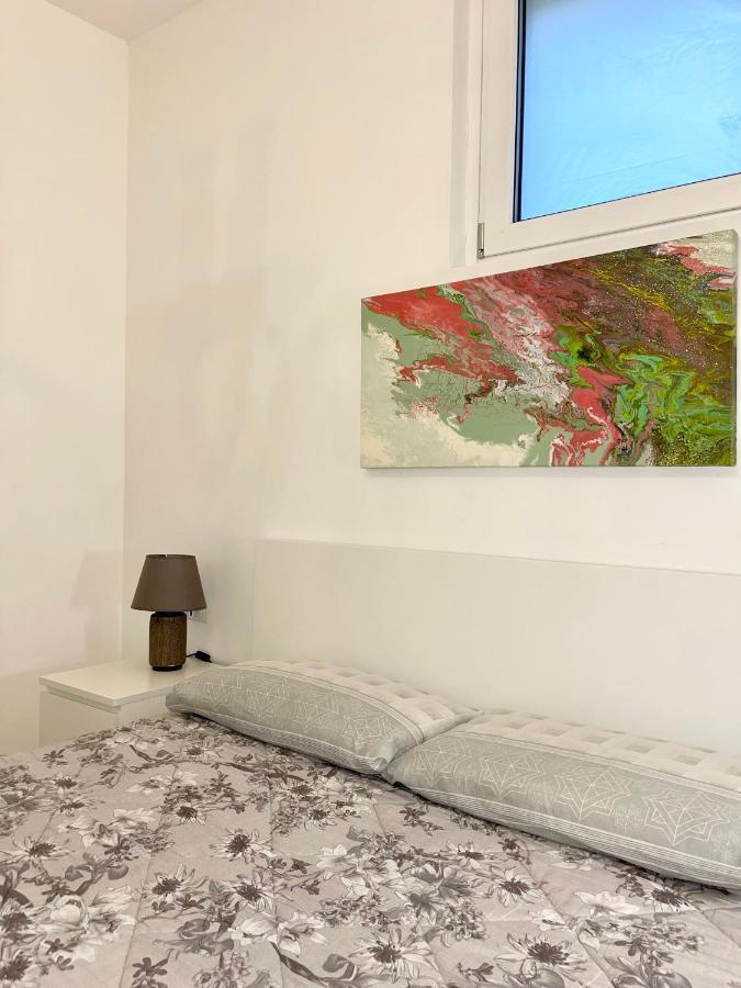 The White House, Modern Apartment In Center Milan Bagian luar foto