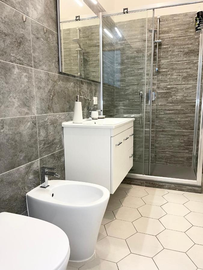 The White House, Modern Apartment In Center Milan Bagian luar foto