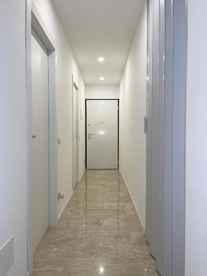 The White House, Modern Apartment In Center Milan Bagian luar foto